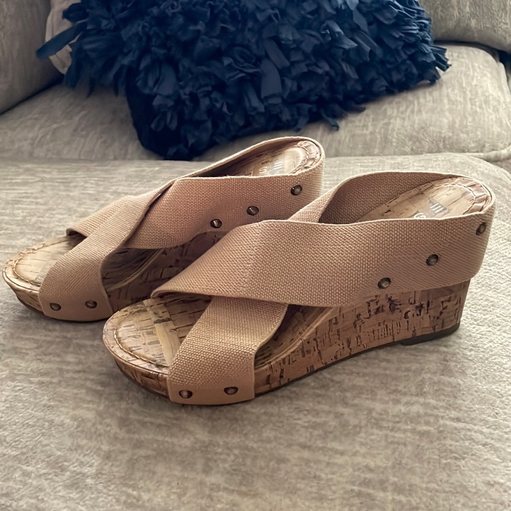 super cute heels!